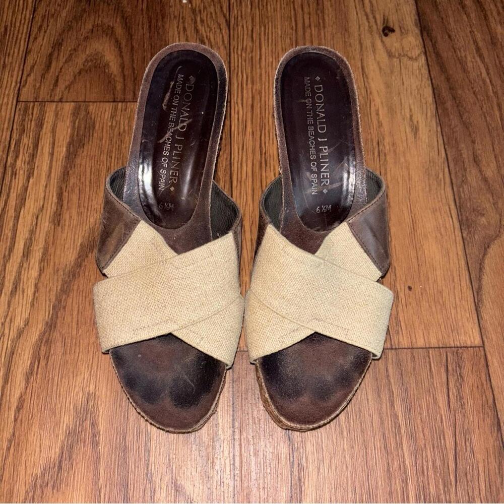 EUC Donald J. Pliner BOSNA Women's Canvas Cross Strap Slide Wedge Sandals Spain